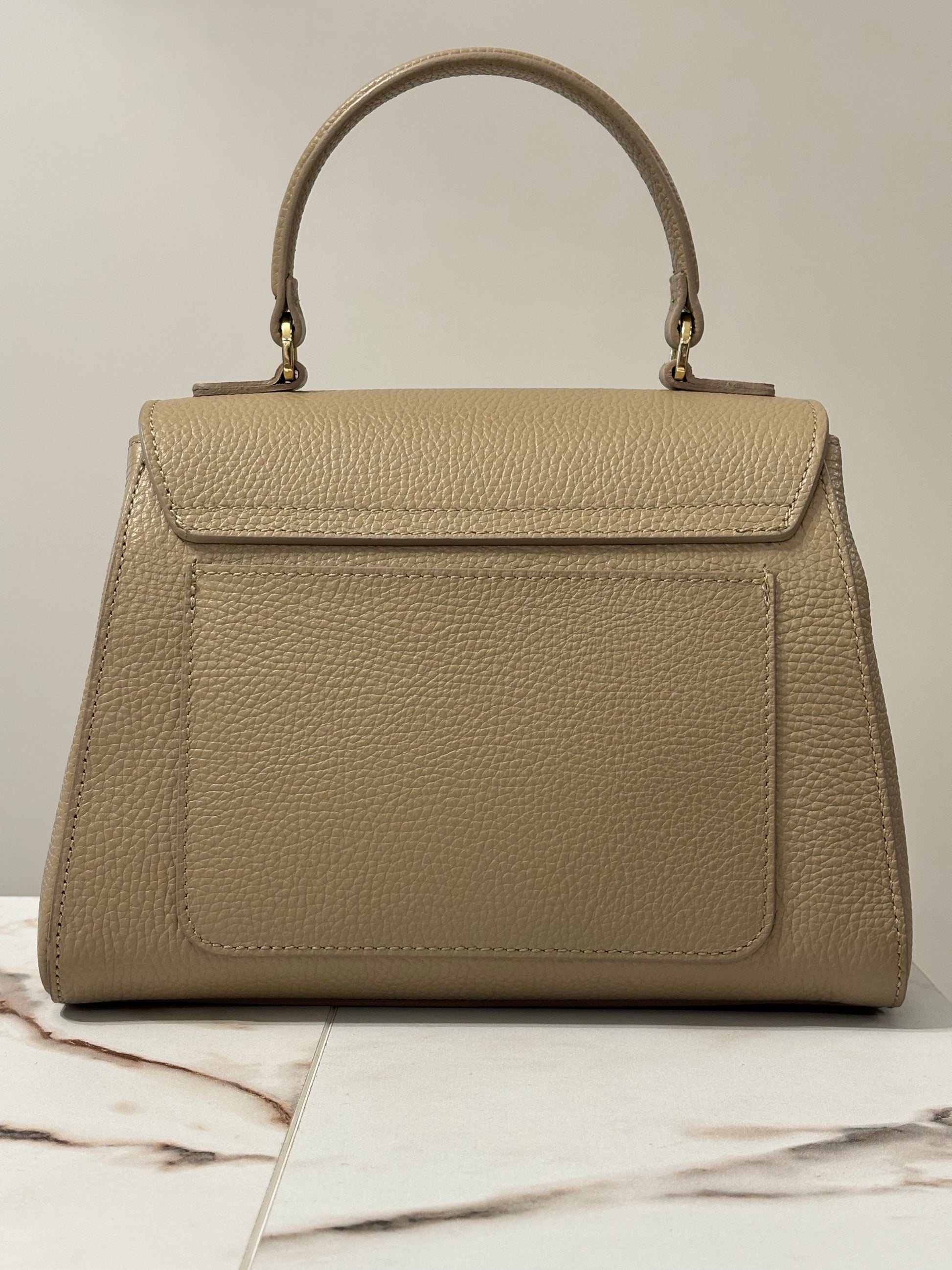 Florence Bag Taupe vista posteriore – vera pelle dollaro con hardware dorato
