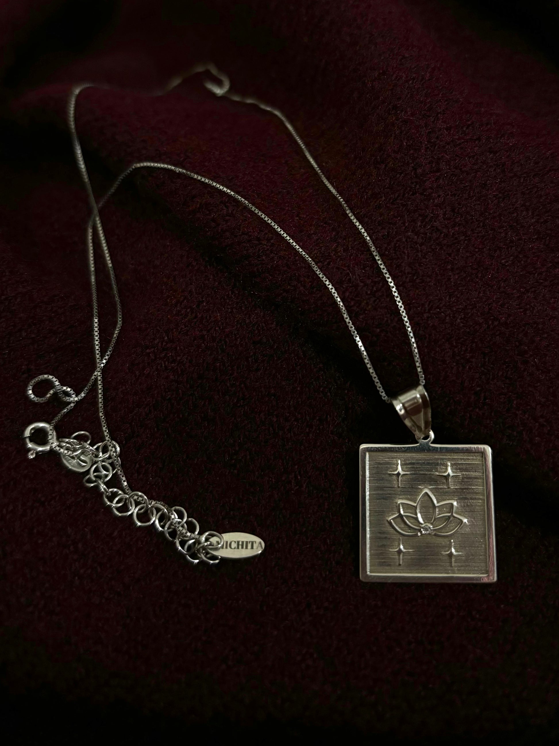 collana ninfea michita